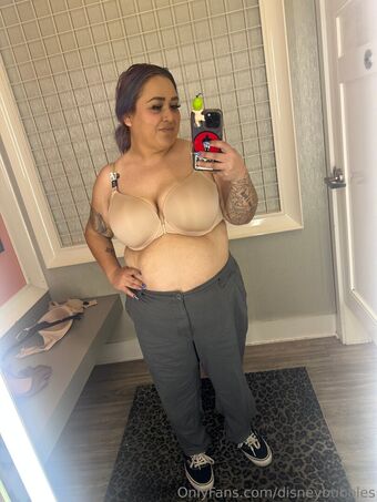 disneybubbles Голе фотографије OnlyFans 16
