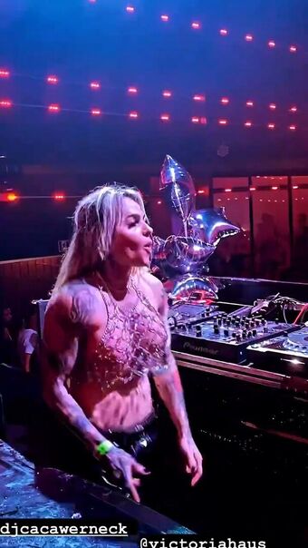 DJ Caca Werneck Голе фотографије OnlyFans 70