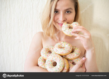Donuts Голе фотографије OnlyFans 2