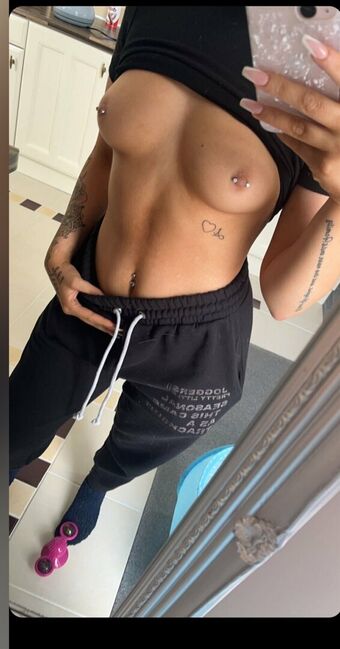 EEmmaxox Голе фотографије OnlyFans 16