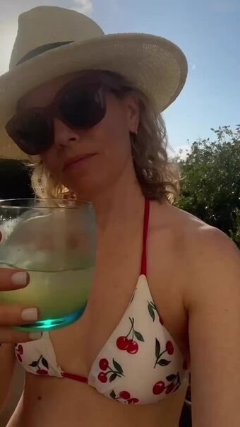 Elizabeth Banks Голе фотографије OnlyFans 62