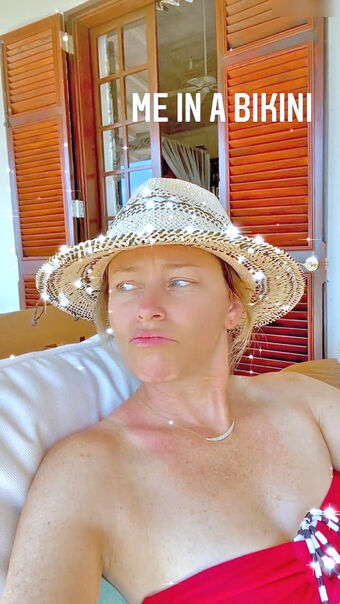 Elizabeth Banks Голе фотографије OnlyFans 67