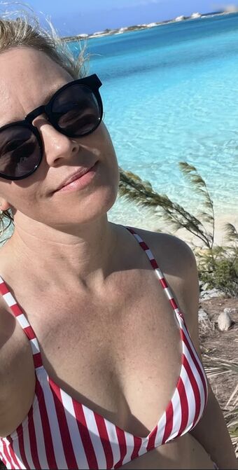 Elizabeth Banks Голе фотографије OnlyFans 78