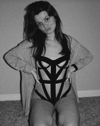 Ellabelle Голе фотографије OnlyFans 101