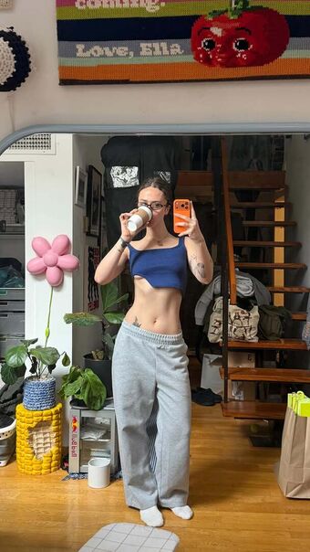ellaemhoff Голе фотографије OnlyFans 19