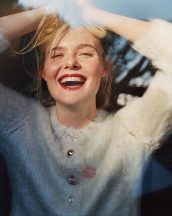 Elle-fanning Голе фотографије OnlyFans 1363