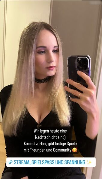 Ellecornflake Голе фотографије OnlyFans 3