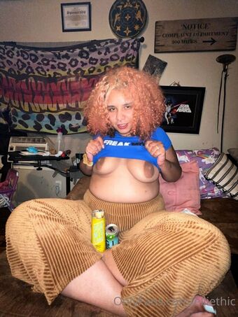 elliethic Голе фотографије OnlyFans 1
