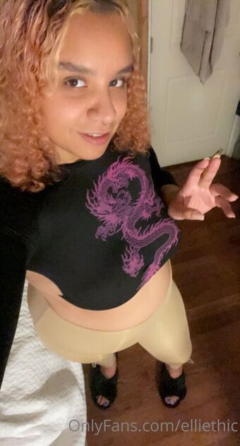 elliethic Голе фотографије OnlyFans 2