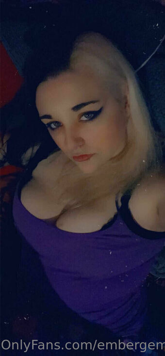 embergemini Голе фотографије OnlyFans 33