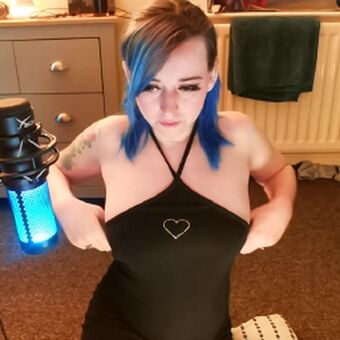 emberstrong Голе фотографије OnlyFans 1
