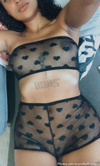 Emi Fox Голе фотографије OnlyFans 7