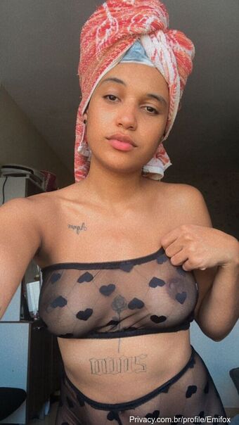 Emi Fox Голе фотографије OnlyFans 10