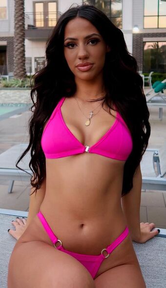 Emily Chavez Голе фотографије OnlyFans 10