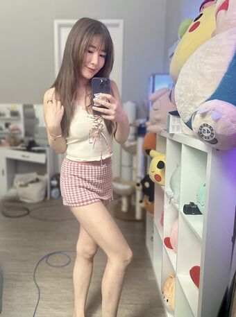 Emily Wang Голе фотографије OnlyFans 50