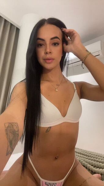 emmapetitee Голе фотографије OnlyFans 2