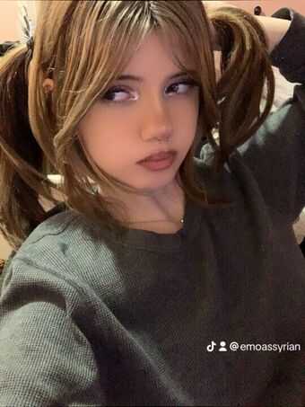 emoassyrian Голе фотографије OnlyFans 9