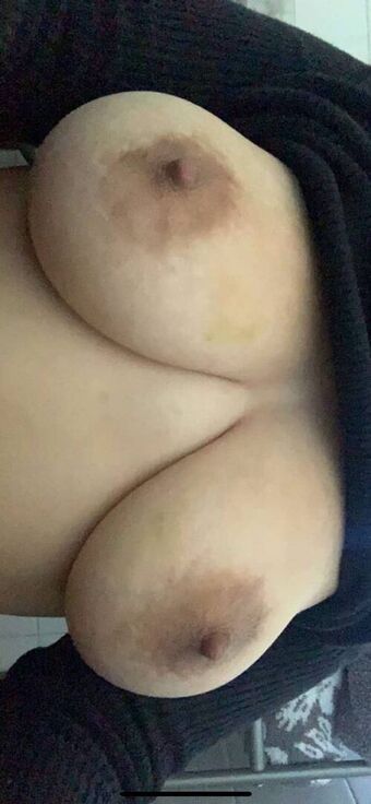Emptycupcakee Голе фотографије OnlyFans 1