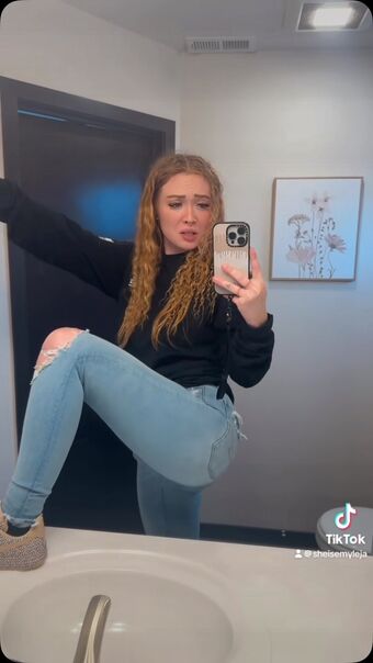 Emyleja Голе фотографије OnlyFans 18