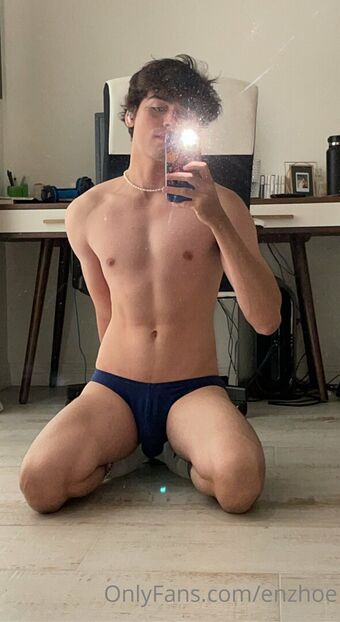 enzhoe Голе фотографије OnlyFans 9