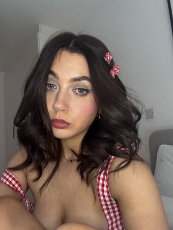 Errin Голе фотографије OnlyFans 20