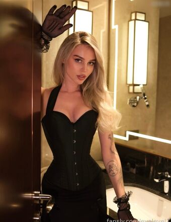 Eva Level Голе фотографије OnlyFans 21