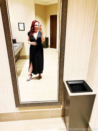 Eva Wild Голе фотографије OnlyFans 9
