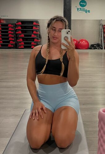 Evagymbabe Голе фотографије OnlyFans 2
