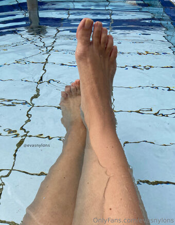 evasnylons Голе фотографије OnlyFans 59