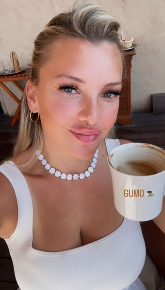 Evelyn Burdecki Голе фотографије OnlyFans 103