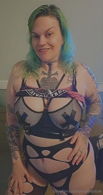 eveshadow Голе фотографије OnlyFans 19