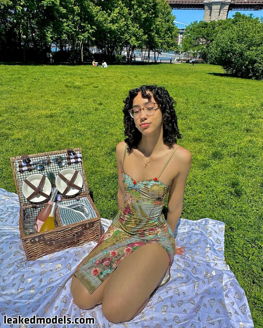 Her body a canvas of temptation