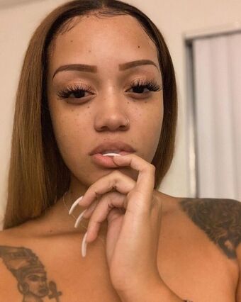 Exactly E Голе фотографије OnlyFans 1