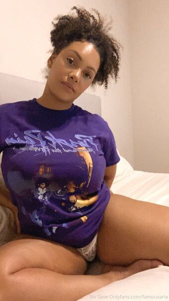 famousaria Голе фотографије OnlyFans 25
