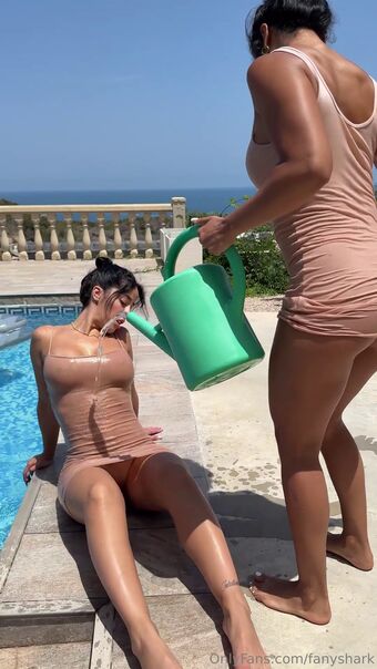 Fanyshark Голе фотографије OnlyFans 8