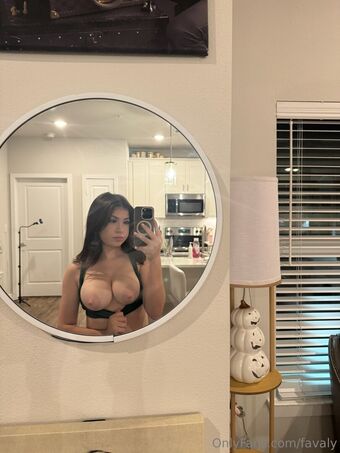 favaly Голе фотографије OnlyFans 9