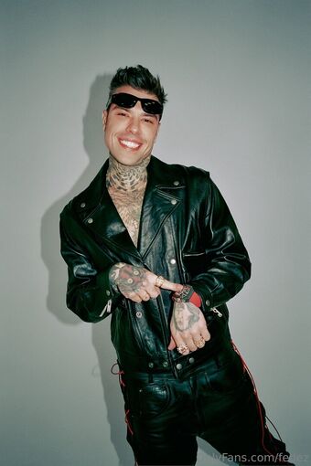 fedez Голе фотографије OnlyFans 1