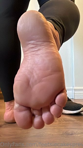 feetsiecakespreviews