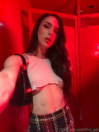 fire_gal Голе фотографије OnlyFans 41