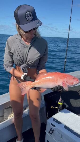 Fishhuntressamy Голе фотографије OnlyFans 12