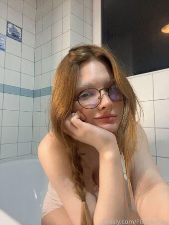 FlameyFay Голе фотографије OnlyFans 32
