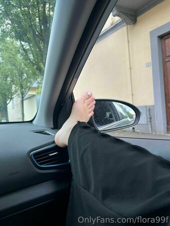 flora99f Голе фотографије OnlyFans 22