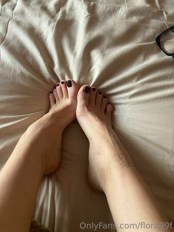 flora99f Голе фотографије OnlyFans 24