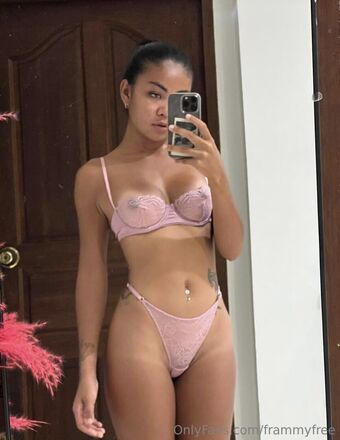 frammy Голе фотографије OnlyFans 15