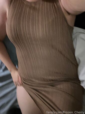 Frozen_Cherry Голе фотографије OnlyFans 5