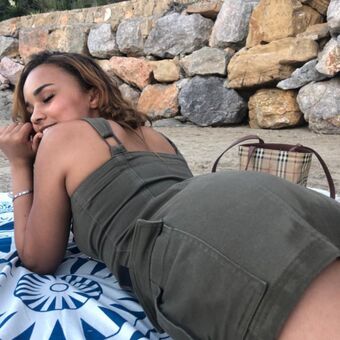 Ginnet Голе фотографије OnlyFans 3