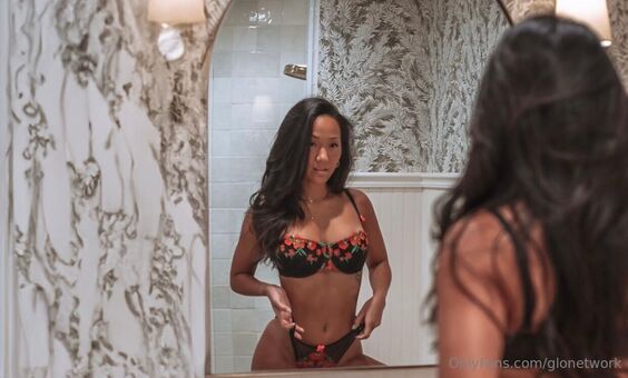 glonetwork Голе фотографије OnlyFans 20