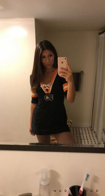 Hailey Lower Голе фотографије OnlyFans 10