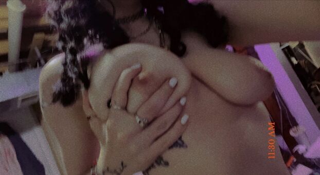 Halley Голе фотографије OnlyFans 17