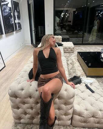 Hannah Fields Голе фотографије OnlyFans 4